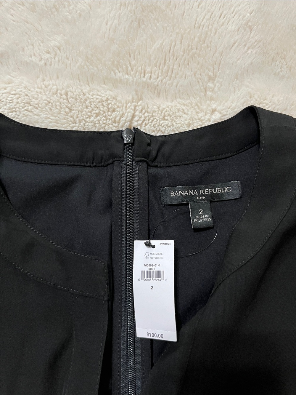 Banana Republic Black Short-Sleeve V-Neck A-Line Dress - Picture 5 of 9